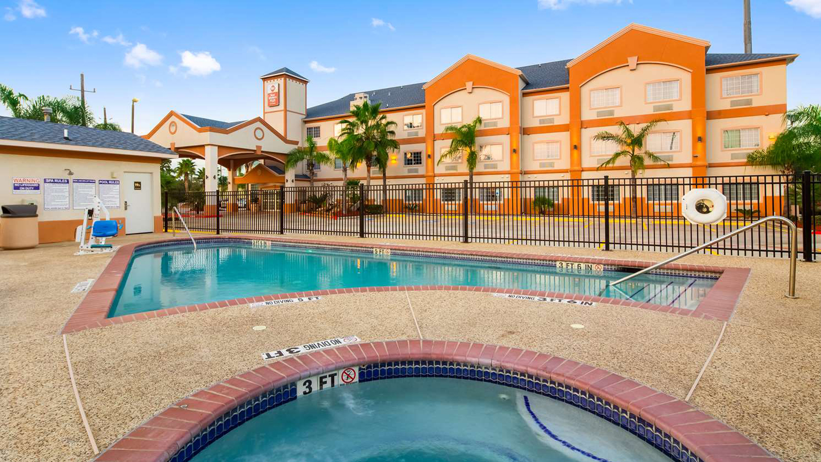 Hotel Texas Outdoor Pool